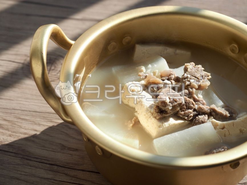 쇠고기,소고기무국,무국,한식,한국음식,한국전통음식,국,국물,국물음식,고기,무,음식,요리,소고기,koreanfood,koreantraditionalfood,beefradishsoup,soup,meat,radish,food,cooking,beef,음식,식재료,요리,food,cook,meal,dishes,food reserves