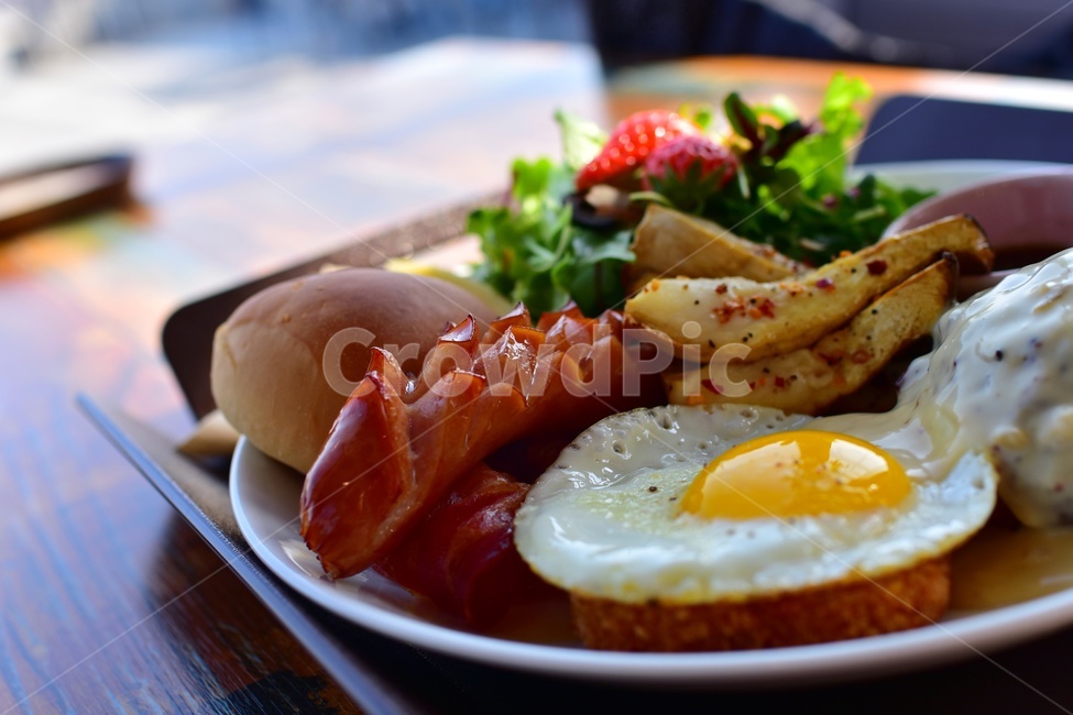 음식,브런치,소세지,계란,후라이,샐러드,감자,아침,함박,빵,음식,식재료,요리,food,cook,meal,dishes,food reserves,아침식사,조식,브런치,breakfast,brunch