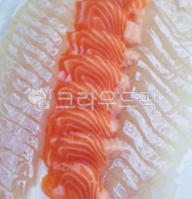 snack,raw food,disposable plate,ingredients,packaged food,cooking,Drink snacks,flatfish sashimi,salmon sashimi,cook,salmon,packaging,food,meal,dish,fish,animated,sashimi,Flatfish,mukbang,fresh