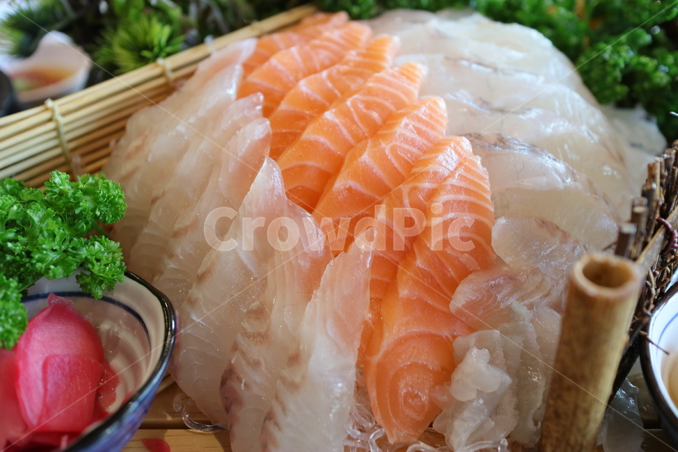 모듬회,광어회,연어,우럭,횟집,음식,식재료,요리,food,cook,meal,dishes,food reserves,수산물,해산물,fishery products,seafood