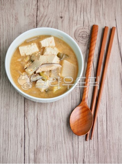 한식,된장국,된장찌개,반찬,배경,음식,요리,한국음식,아시아음식,전통음식,두부,한국문화,웰빙,웰빙음식,misosoup,숟가락,젓가락,spoon,chopsticks,soybeanpastestew,sidedish,background,food,cooking,koreanfood,asianfood,traditionalfood,tofu,koreanculture,wellbeing,wellnessfood,한국전통음식,식사,채소,야채,meal,vegetable,koreantraditionalfood