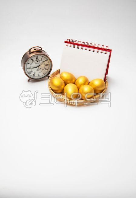 basket,yellow egg,egg,wealthy,time is money,notepad,memo,hamper,hope,rich dream,background paper,memopad,wish,jackpot,time is gold,record,property,drawp,savings,text,event table,write,plan,golden rich,informationboard,pattern print,guidebook,clock,billboa