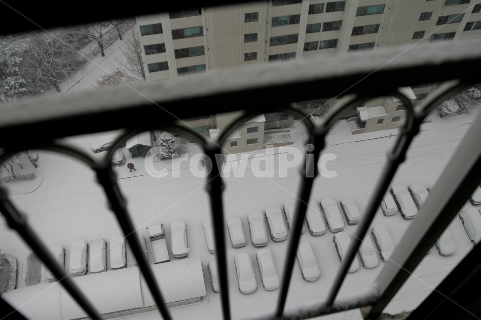 폭설,겨울,주차장,베란다,풍경,계절,자동차,승용차,주차,아파트,겨울,계절,winter,season,도시,풍경,city,landscape,banister,난간,handrail,railing