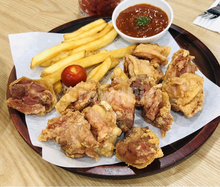 치킨,닭강정,감자튀김,닭,닭고기,요리