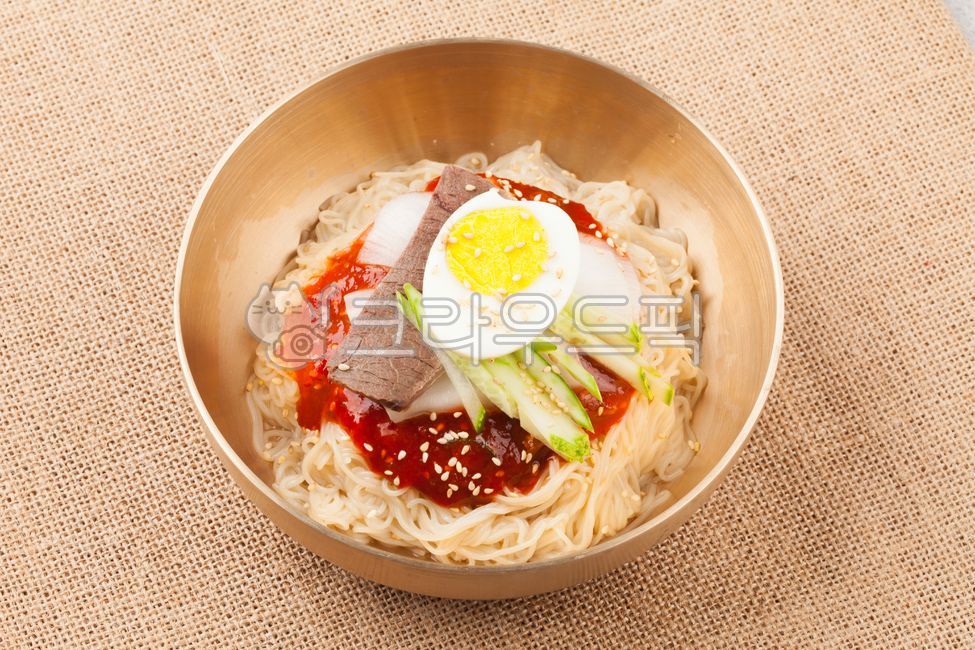냉면,면류,비빔냉면,여름,요리,음식,달걀,오이,고추장