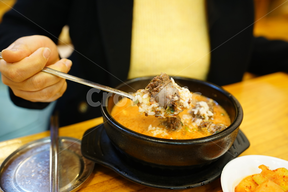 국밥,순대국밥,음식,식사,먹방,먹거리,국물요리,해장,해장국,국물,순대,뚝배기,한식,숟가락,음식,식재료,요리,food,cook,meal,dishes,food reserves,한식,한국음식,한국요리,korean food,korean dishes,korean meal,korean cook