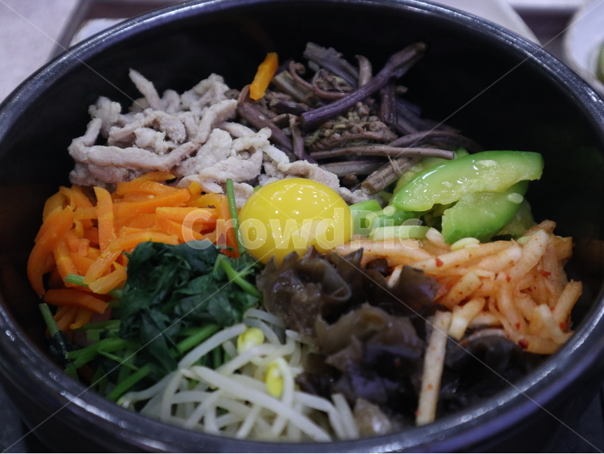 비빔밥,돌솥비빔밥,야채,채소,음식,식물,food,hotstonepotbibimbap,rawegg,날계란,돌솥,bibimbap,한식,전통음식,음식,식재료,요리,food,cook,meal,dishes,food reserves,한식,한국음식,한국요리,korean food,korean dishes,korean meal,korean cook