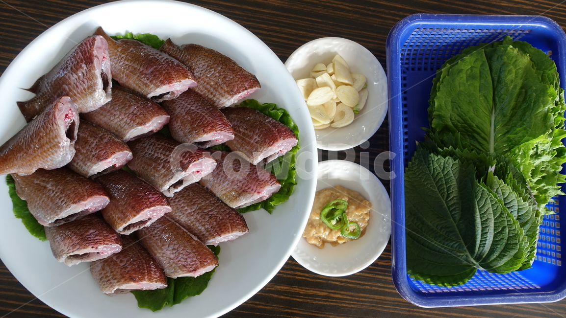 돔,자리돔,자리돔회,생선회,제주도음식,제주도,sashimi,음식,식사,food,meal,dish,쌈채소,쌈,깻잎,상추,fish,한국음식,koreanfood