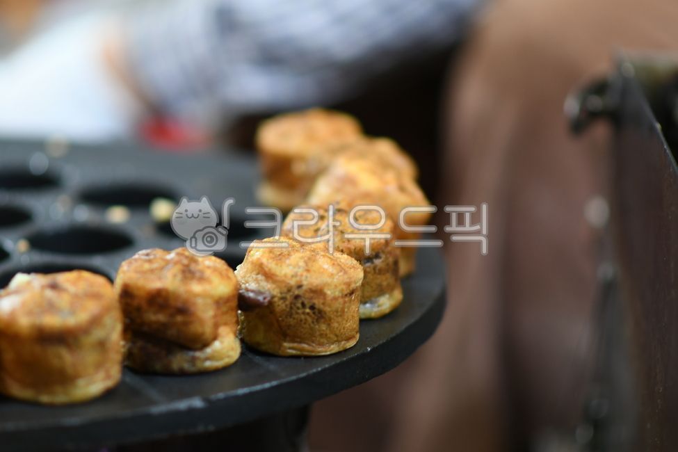 Chrysanthemum Bread,winter snack,bread,memory,bakery,snack,winter,delicious,food,life,sediment,red bean,market,machine,dew point,bake,full bread,tradition,mukbang,alley,street vendor,roast