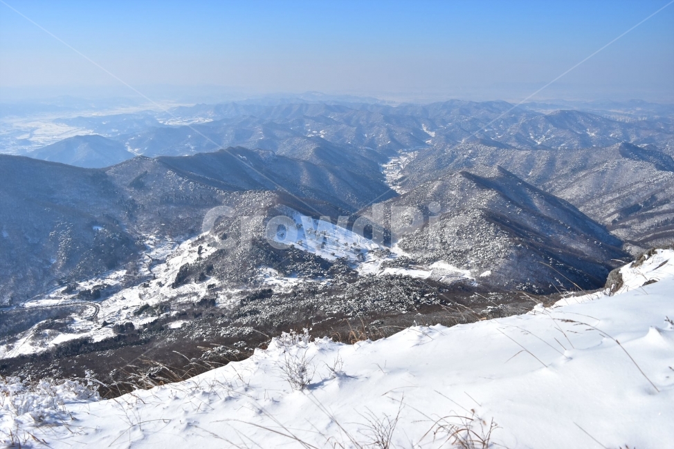 무등산,국립공원,풍경,힐링,산행,설경,상고대,서리꽃,서석대,입석대,안양산,백마능선,장불재,증심사,중봉,중머리재,천왕봉,지왕봉,Korea,National,Park,눈풍경,등산,주상절리,판타스틱,겨울왕국,겨울,지질공원,인왕봉,천지인,설국,2018년,1월,눈꽃,파란하늘,트레킹,winter,landscape,감성,아름다운,황홀한,장관,비경,선경,최고,사진,조망,겨울,계절,winter,season,자연,풍경,nature,landscape,한국자연풍경,한국자연경관,korea nature landscape,mountain,산,outdoors,옥외,scenery,mountain range,산맥,경치,ice,얼음