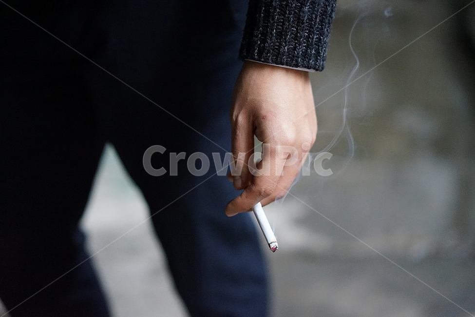 담배,흡연,담배꽁초,금연,건강,니코틴,손가락,담배연기,사람,인물,인간,human,person,신체일부,몸,body