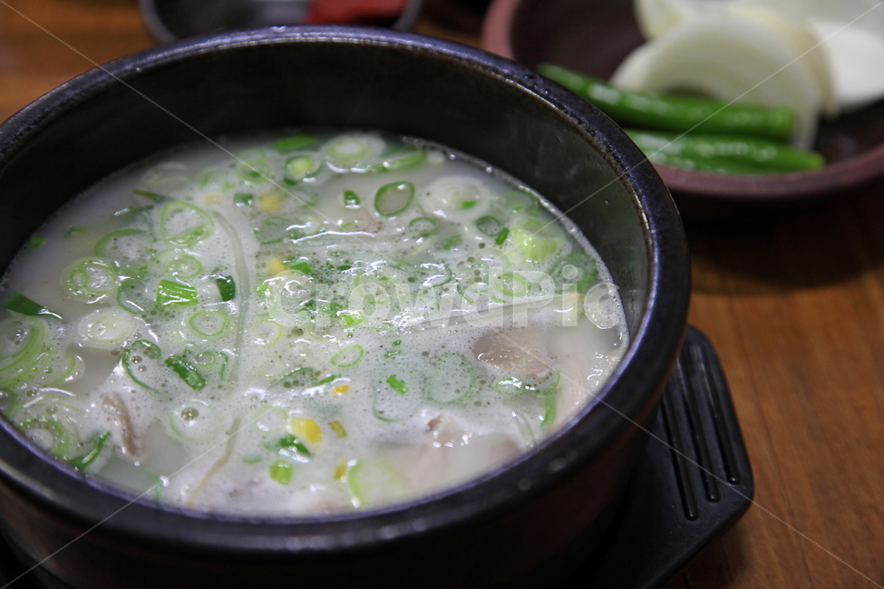 돼지국밥,국밥,음식,국,뚝배기,한식,돼지,고기,돼지고기,파,국물,오브젝트,한국,한국음식,음식,식재료,요리,food,cook,meal,dishes,food reserves,한식,한국음식,한국요리,korean food,korean dishes,korean meal,korean cook