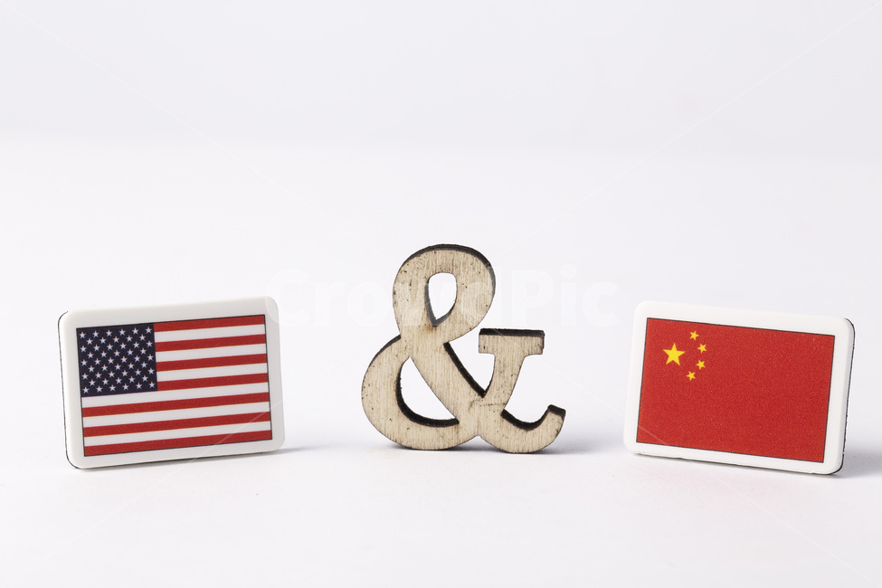 미국,중국,국기,flag,무역,전쟁,trade,국가,문화,민주주의,플래그,애국심,조각,자존심,기호,무역전쟁,세계,미국국기,중국국기,글로벌,경쟁,아메리카,차이나,상징,평화,레드,협정,해외,외국,세계,foreign,oversea,world,비즈니스,사업,business,service,work,연출,컨셉,콘셉,direction,concept