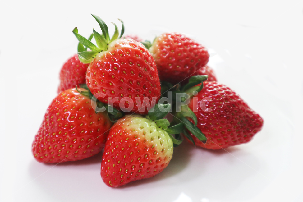 딸기,과일,strawberry,fruit,food,빨강,식물,씨앗,잎,음식,베리류,접사,클로즈업,제철과일,비타민,건강,다이어트,항산화제,건강한식생활,녹색,날것,달콤한음식,유기농,잘익은,열매,식재료,디저트,딸기철,쌍떡잎식물,간식,신선함,맛있는,봄,고화질,과일,열매,fruit