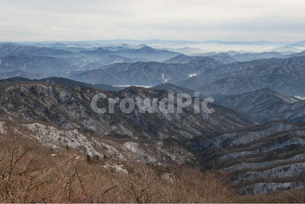 치악산,그림같은산,한국적인미,생명,여유,자연의위대함,등산로,능선,아름다움,신비스런산,돌,산행,힐링,자연,감성,등산,계절,여행,한국,한국명산,한국등산,풍경,눈,나무,하늘,바람,바람소리,환경,생태계,산,땅,겨울,계절,winter,season,자연,풍경,nature,landscape,한국자연풍경,한국자연경관,korea nature landscape,mountain range,산맥,outdoors,옥외,mountain,slope,경사