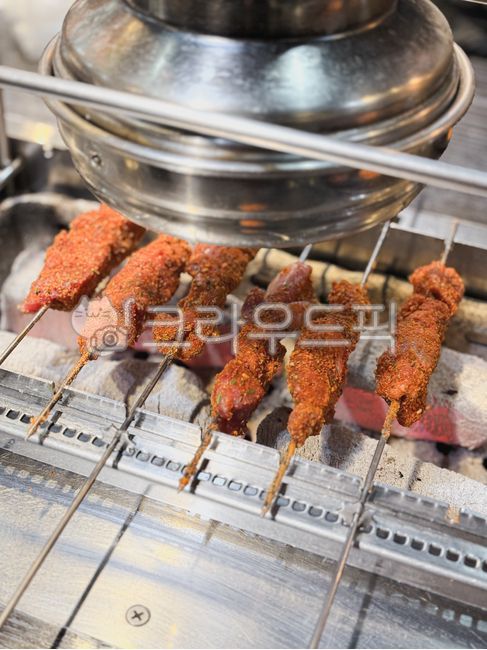 양꼬치,양고기,꼬치류,꼬치구이,꼬치,바베큐,숯불,숯불구이,고기,음식,요리,food,meal,양,육류,lamb,foddreserves