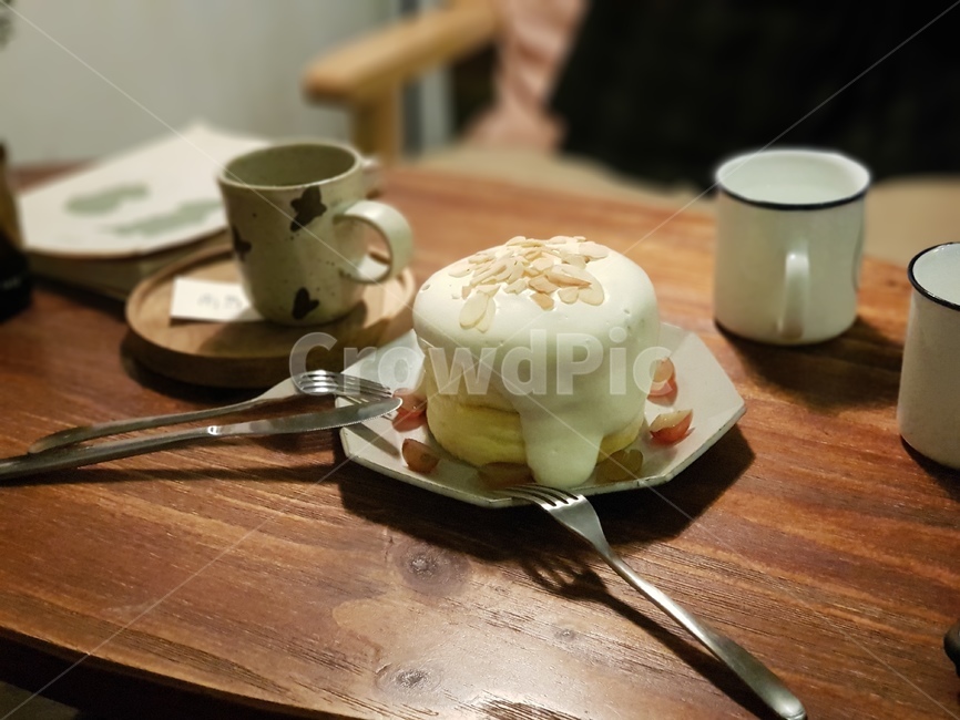 카페,커피,분위기,디저트,크림