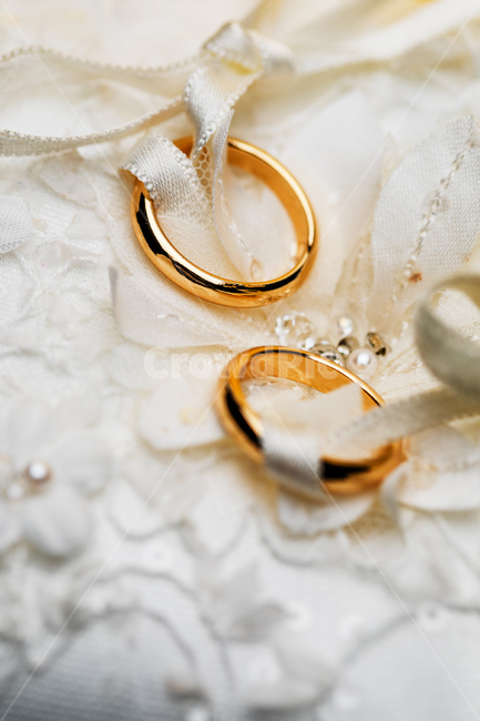 gift,bride,wedding ring,deco,ring,jewel,part,simple,gold,Accessories,enlargement,marriage,gold ring,wedding,handmade,event,decoration,jewelry,Commemoration,groom,Consciousness,celebrate,accessories,weddingpillow,wedding pillow,jewelery,congrats,accessory,