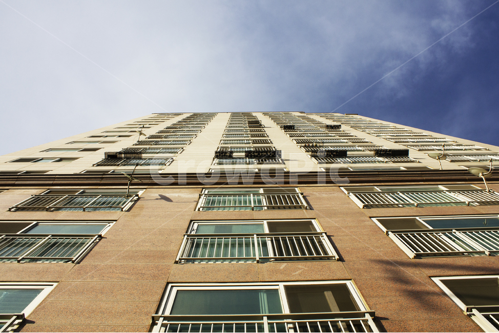 homedecor,가정장식,highrise,고층건물,building,건물,urban,어반,town,도시,city,시티,올려다본건물,하늘,위로봄,건축물,건물외관,exterior,building,structure,architecture,construction