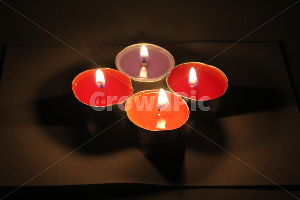 양초,캔들,빛,그림자,밝음,어두움,fire,불,초,사물,물건,오브젝트,thing,object,matter