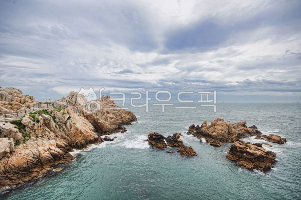 tide,sky,King Munmu,Cliff,Daewangam,Ulsan,rocky island,rock,east coast,cloud,East Sea,horizon,Ulsan 12 Views,ocean,sight,Daewangam Park,underwater ridge,park