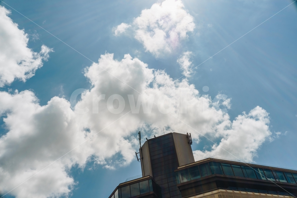 일본,하늘,교토,푸른하늘,구름,맑은날,여행,햇빛,햇살,japan,sky,kyoto,bluesky,cloud,sunnyday,travel,sunshine,건축물,건물외관,exterior,building,structure,architecture,construction
