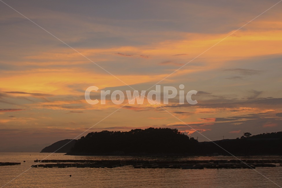 노을,하늘,바다,통영,자연,풍경,저녁,sunset,sky,korea,nature,자연,풍경,nature,landscape,한국자연풍경,한국자연경관,korea nature landscape,land,땅,outdoors,옥외,ocean,대양,sea,water,물,shoreline,해안선