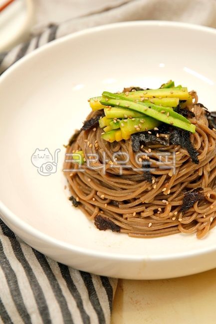 막국수,메밀국수,들기름막국수,간장국수,국수,음식,요리,한식