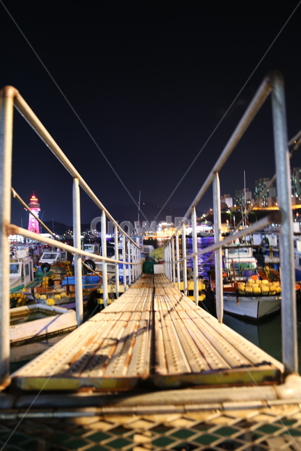 선박,선착장,야경,배,정박,야경,밤,풍경,nightscape,night,landscape,산업,industry,industrial,어업,fishery,fishing industry,water,물,waterfront,워터 프론트