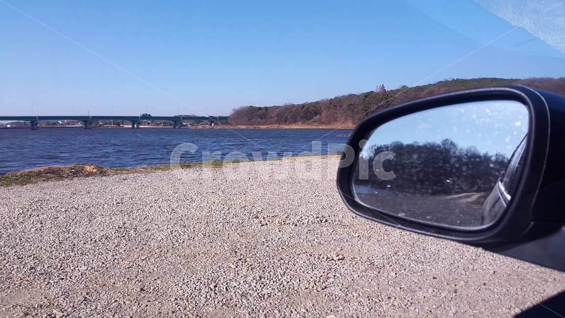 강,강가,오후,햇살,백밀러,차량,교통,교통수단,traffic,transportation