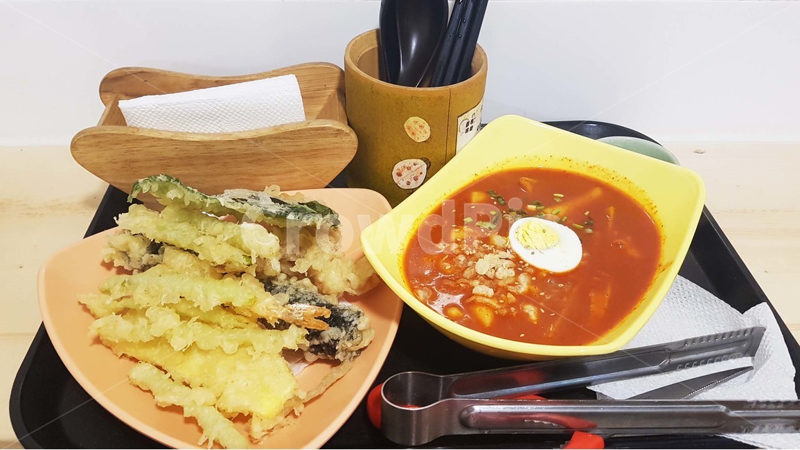 떡볶이,분식,튀김,계란,먹방,맛집,분식집,집게,가위,수저,젓가락,숟가락,휴지,티슈,삶은계란,떡볶이국물,음식,식재료,요리,food,cook,meal,dishes,food reserves,한식,한국음식,한국요리,korean food,korean dishes,korean meal,korean cook,디저트,간식,후식,dessert,snack