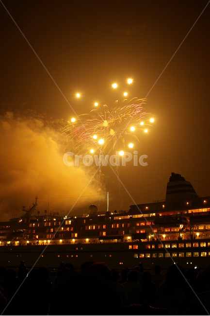 불꽃놀이,hanabi,firewokrs,black,꽃,야간,배,보트,바다,요코하마,yokohama,검정,불꽃,연기,야경,밤,풍경,nightscape,night,landscape,사람들,대중,군중,other people,crowd,여행,휴가,traveling,vacation,trip,축제,행사,festival,carnival,event,교통,교통수단,traffic,transportation