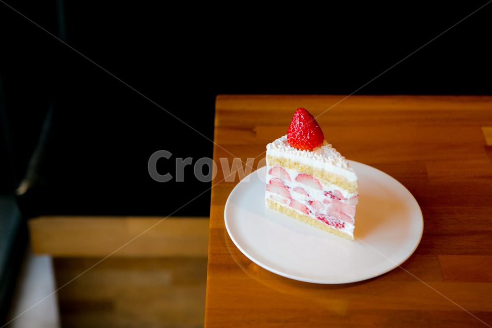 딸기,케익,딸기케익,조각케익,생크림,카페,빵,음식,food,디저트,크림,cake,dessert,과일,음식,식재료,요리,food,cook,meal,dishes,food reserves,디저트,간식,후식,dessert,snack
