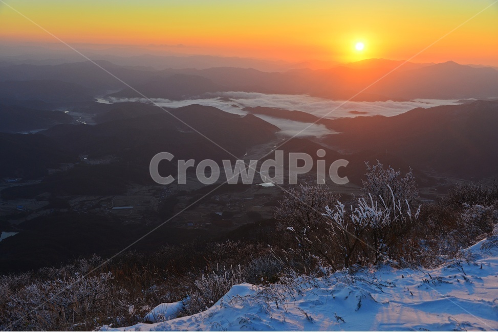 nature,자연,outdoors,옥외,dawn,새벽,sky,하늘,redsky,붉은하늘,light,빛,flare,플레어,sunrise,해돋이,상고대,무등산,무등산누애봉,누애봉,무등산설경,누애봉일출,무등산일출,여명,아침,자연,풍경,nature,landscape