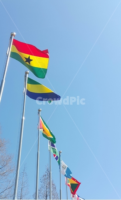 깃발,국기,세계국기,flag,sky,colorfulflag,맑은날씨,다양한깃발,wink,해외,외국,세계,foreign,oversea,world,사물,물건,오브젝트,thing,object,matter