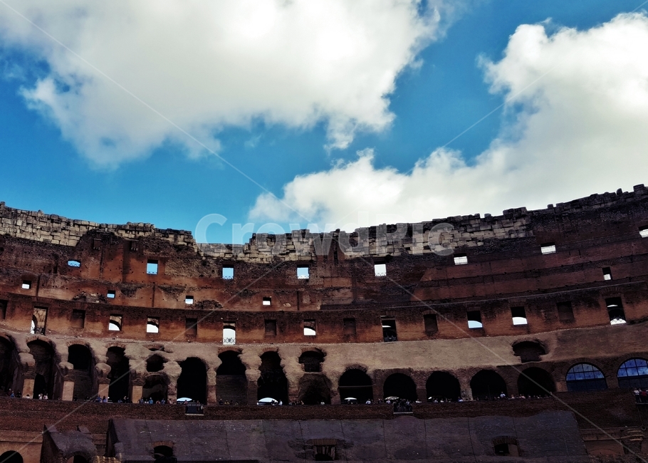 이탈리아,도리아기둥,이오니아기둥,코린트기둥,글래디에이터,검투사,colosseum,석조건축물,파란하늘,구름,로마,원형경기장,아치,막시무스,콤모두스,유네스코문화유산,티투스황제,gladiator,콜로세움