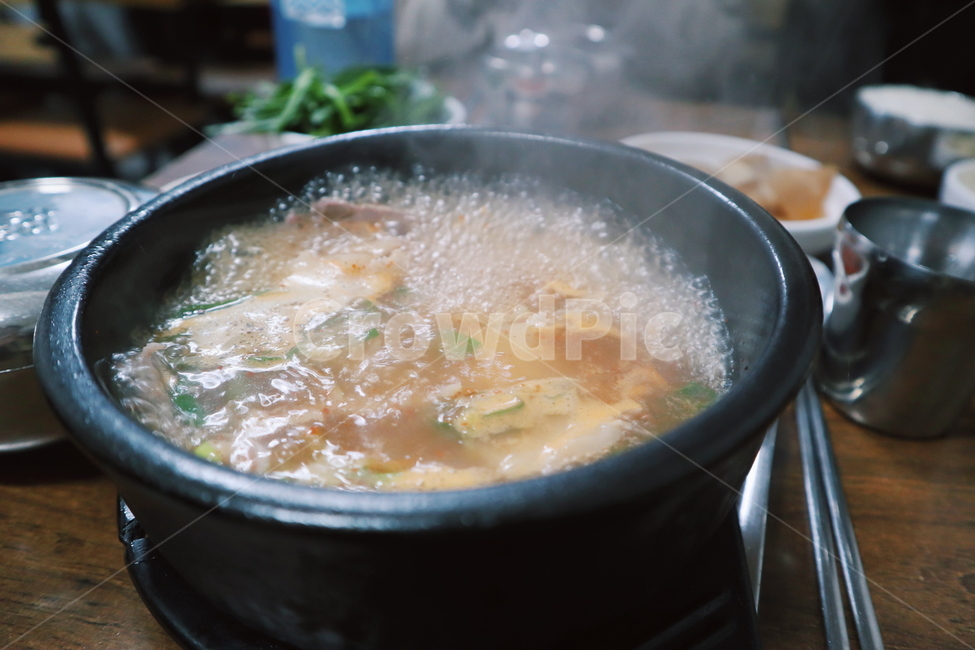 부산,국밥,돼지국밥,뚝배기,한식,국물,음식,요리,뜨거운,food,음식,식재료,요리,food,cook,meal,dishes,food reserves,한식,한국음식,한국요리,korean food,korean dishes,korean meal,korean cook