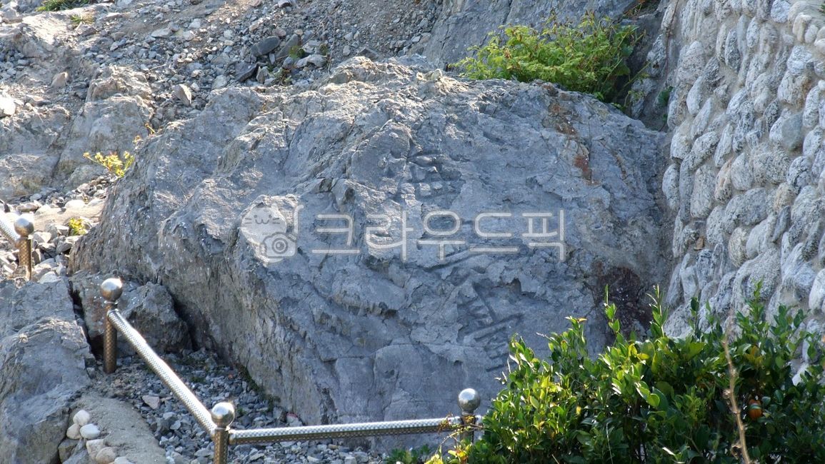 stone carving,,delicate,45,city monument,City Monument No 45,Choi Chiwon,Haeundae,busan,Haeundae Stone Carving,Dongbaek Island,No 45