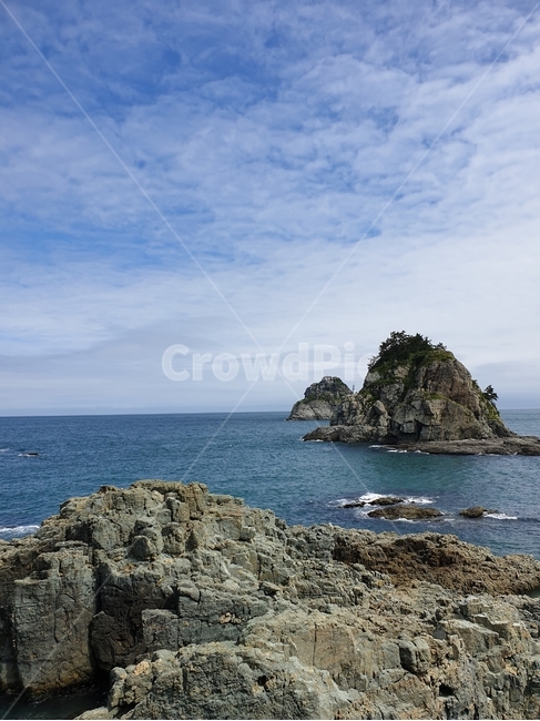 nature,자연,outdoors,옥외,land,water,바다,sea,대양,ocean,나라,물,shoreline,해안선,promontory,연안,coast,곶,하늘,sky,푸른,blue