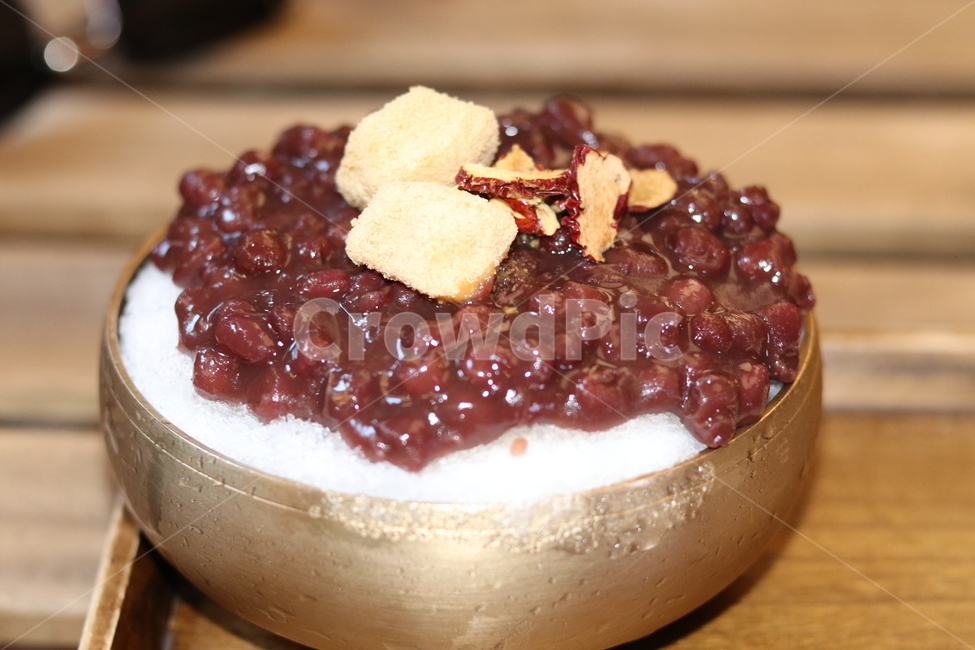 팥빙수,빙수,여름음료,전통음료,얼음과자,여름,계절,summer,season,음식,식재료,요리,food,cook,meal,dishes,food reserves,한식,한국음식,한국요리,korean food,korean dishes,korean meal,korean cook,디저트,간식,후식,dessert,snack,plant,식물
