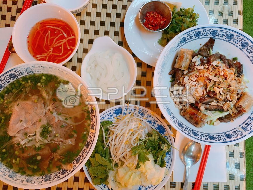 Bunjja,Vietnamese cuisine,Vietnamese food,rice noodles,dinner