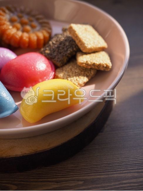 Lunar New Year Photo Contest,wellnessfood,asianfood,koreanculture,Thanksgiving,traditional culture,songpyeon,wellbeing,Wellbeing food,Asian food,traditionalfood,Lunar New Year food,new year,Rice crackers,holiday food,koreantraditionalfood,traditional snac