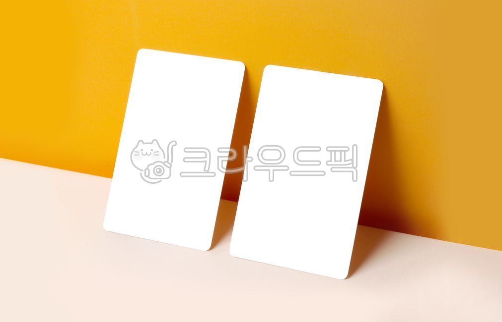 목업,mockup,명함,명함목업,목업이미지,3d,디자인,종이,그래픽,graphic,design,identitycard,paper,화이트,white,color,컨셉,콘셉,세로명함,노랑,연출,일러스트레이션,사물,물건,오브젝트,work,object,라운드명함