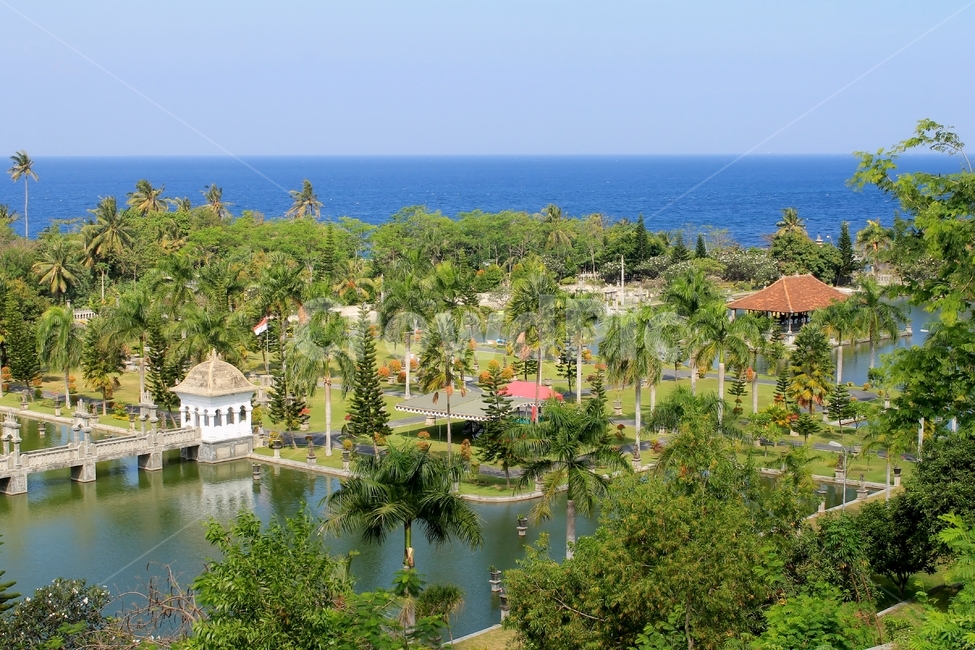 인도네시아,발리,물의궁전,까랑아쎔,카랑아셈,indonesia,bali,waterpalace,palace,karangasem,bridge,다리,고대건축,ancientarchitecture,붉은기와,붉은집,redhouse,해외,외국,세계,foreign,oversea,world