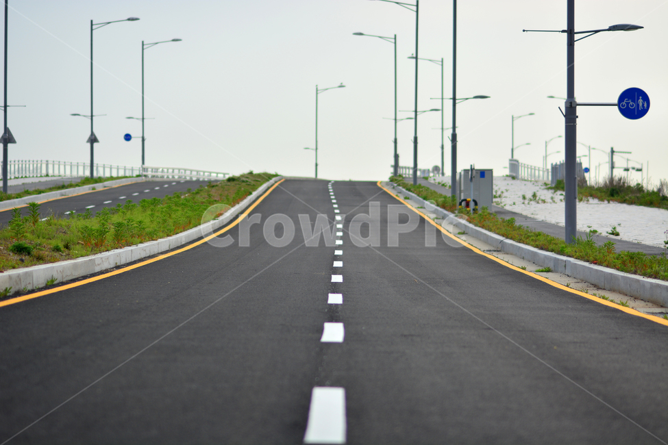 도로,대중교통,교통수단,traffic,transportation,길,거리,차도로,아스팔트,고요한,텅빈,교통,교통수단,traffic,transportation