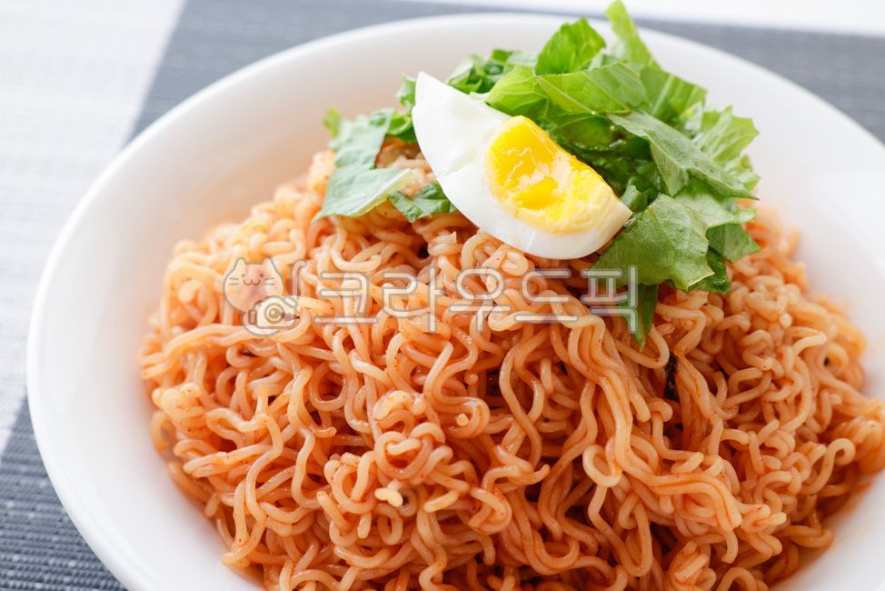 비빔냉면,비빔국수,비빔면,한식,국수,면,음식,요리,계란,달걀,식재료,맛있는,식사,한국음식,food,noodle,cook,meal,delicious,접시,그릇,plate,bowl