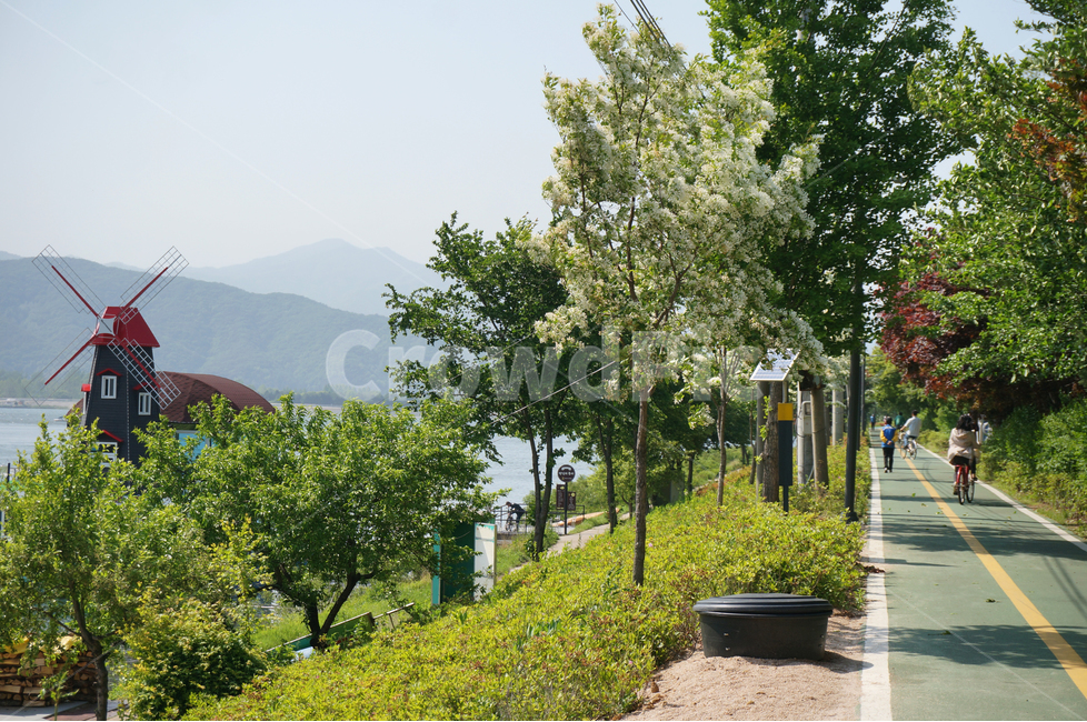 춘천,공지천,춘천공지천,공지천유원지,자전거,자전거길,자연,풍경,nature,landscape,사람들,대중,군중,other people,crowd,outdoors,옥외,bicycle,transportation,교통,bike,vehicle,차량