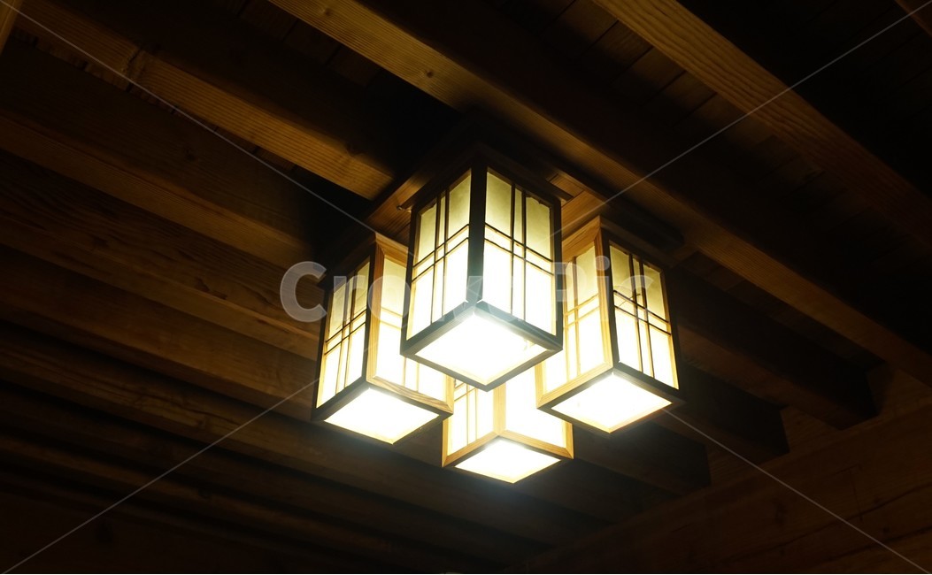 한지등,고전,한옥,인테리어,koreantraditional,interiordesingn,네모,직사각형,사각형,전통전등,전통등,정사각형,실내디자인,한국전통,조명,전통,전통조명,감성,koreanculture,emotion,색깔,색상,색감,격자,무늬,한지,sensible,feeling,전등,주마등,등,등불,문양,분위기,분위기사진,한국전통,한국문화,korean traditional,korean culture,인테리어,실내디자인,interior design
