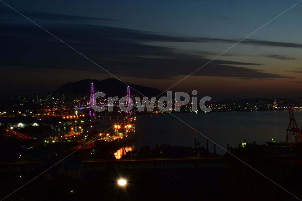 부산항대교,야경,항구,풍경,비경,바다,배,야경,밤,풍경,nightscape,night,landscape,도시,city,한국도시풍경,한국도시경관,korea cityscape,building,건물,metropolis,중심지,시티,town,urban,어반