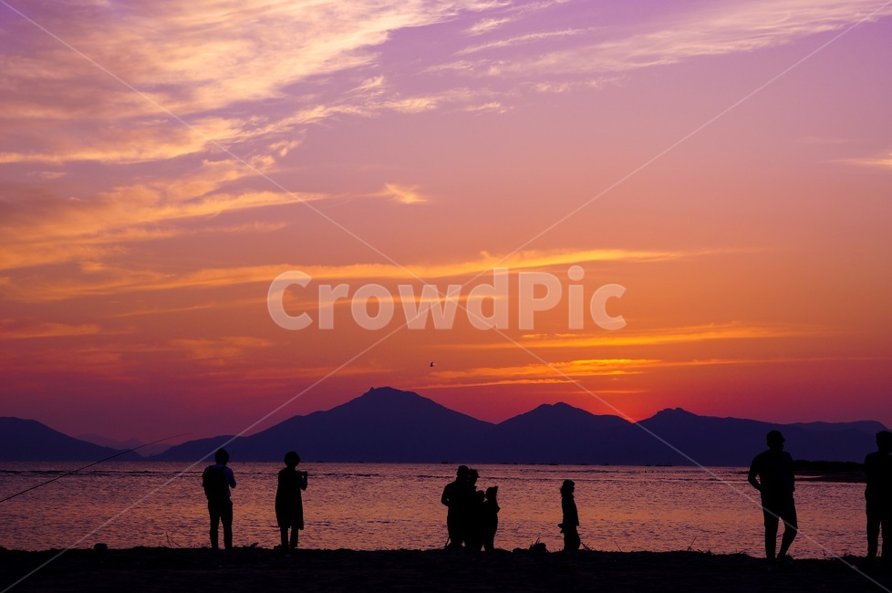 노을,바다,뒷모습,추억,감성사진,풍경,자연,풍경,nature,landscape,사람들,대중,군중,other people,crowd,인물실루엣,사람실루엣,character silhouette,human silhouette,silhouette,실루엣,person,사람,human,인간